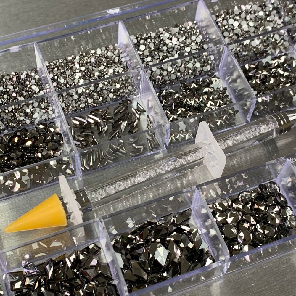 Gun metal nail rhinestones assortment - 2