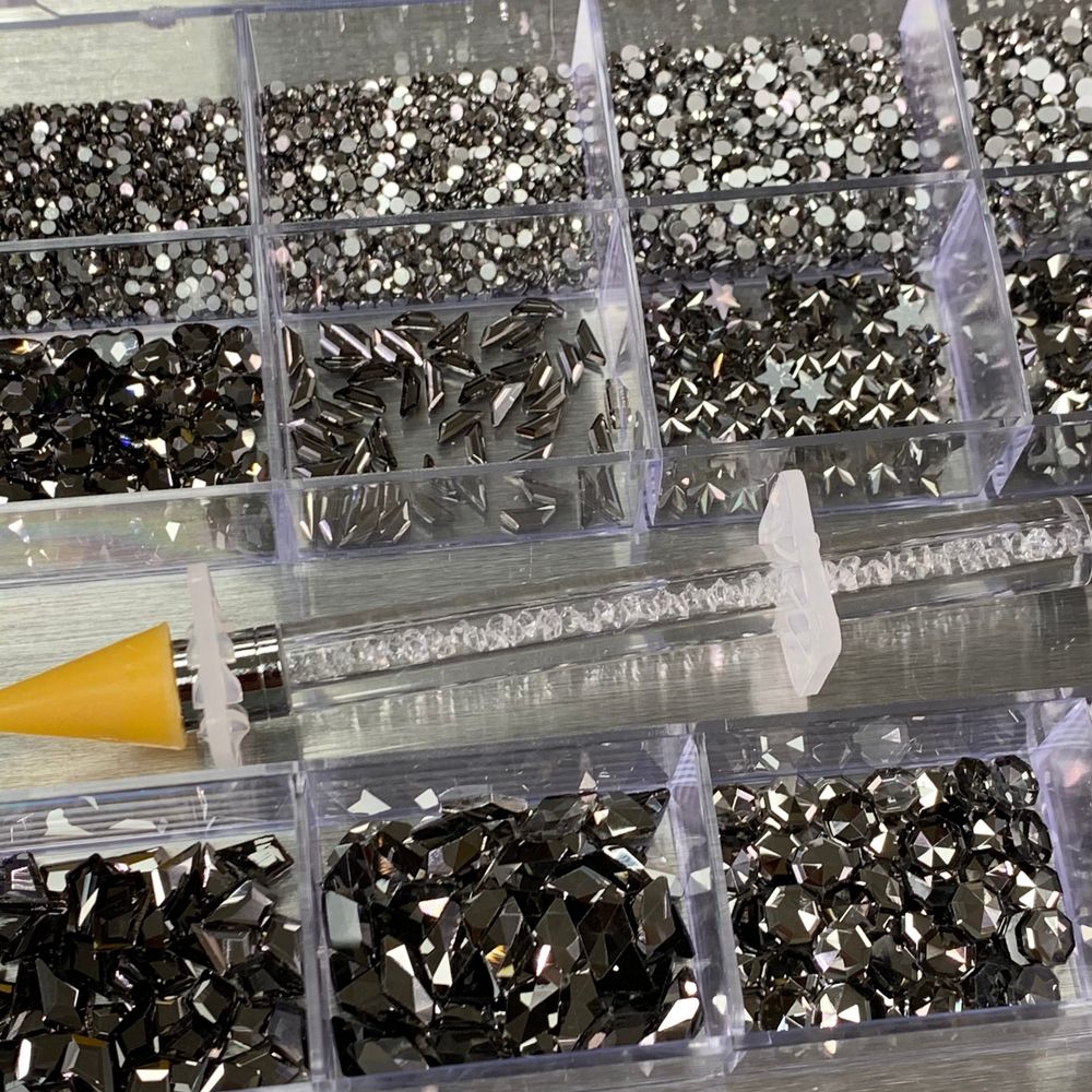Gun metal nail rhinestones assortment - 4