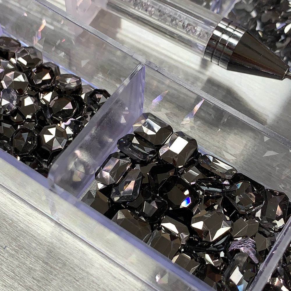 Gun metal nail rhinestones assortment - 6