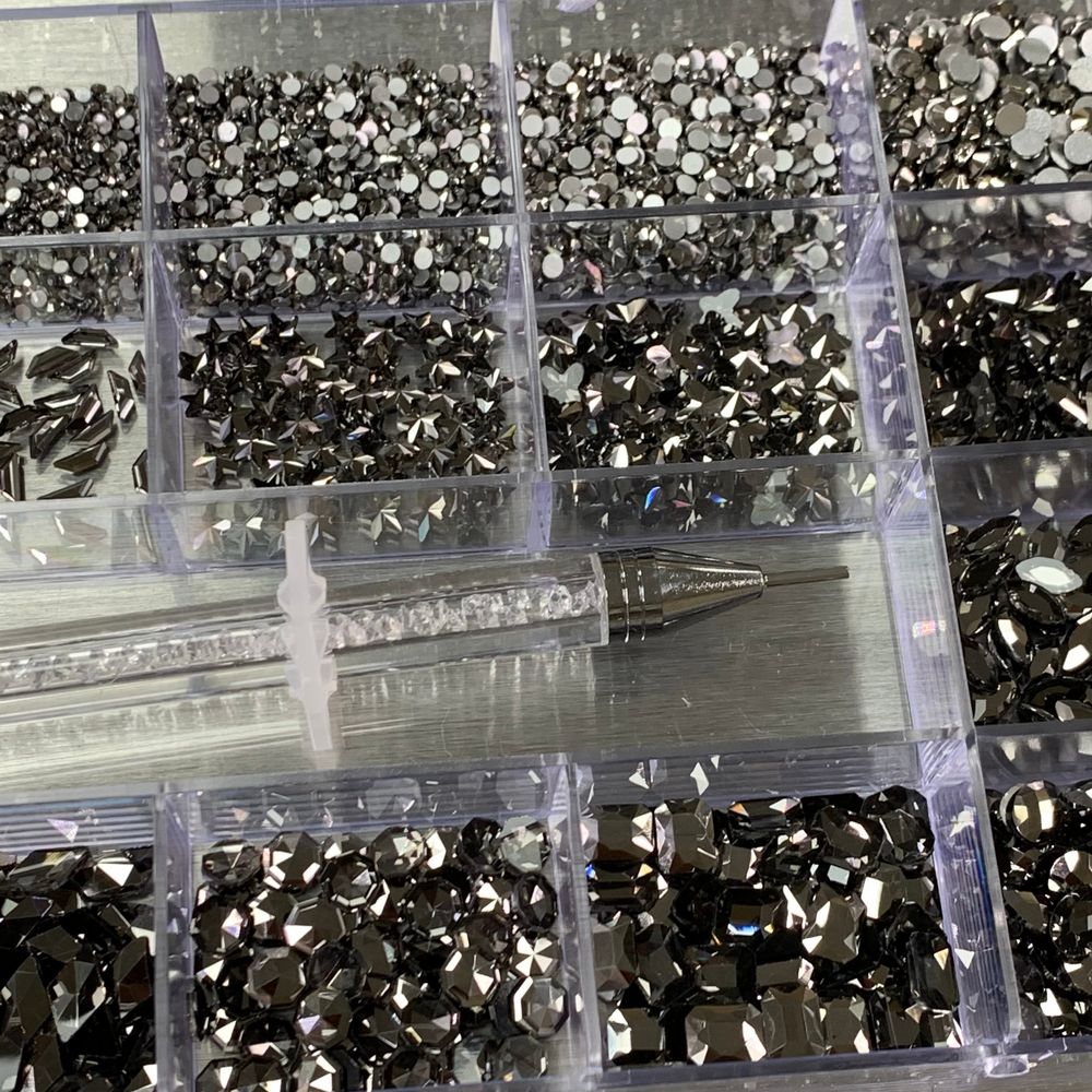 Gun metal nail rhinestones assortment - 8