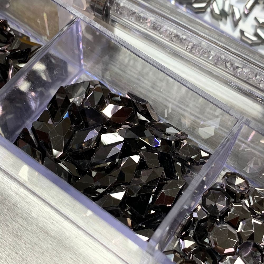 Gun metal nail rhinestones assortment - 9